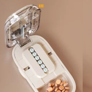 Newest Quartering Pill Cutter Storage Box Portable Drug Tablet Medicine Dustproof Divider Organizer Crusher Pill Cutter